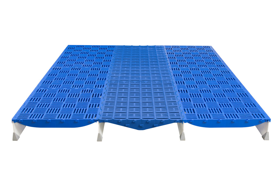 All plastic Swing sow sections are available in multiple sizes that interlock with our available Chess (shown) and Rubin flooring options to create a complete farrowing pen layout.